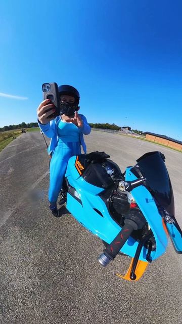 Катя Алмаз мото девушка на Дукати Ламборгини