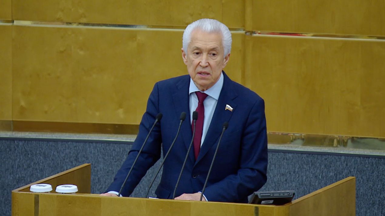 Владимир Васильев призвал депутатов взять за основу своей деятельности стиль работы Президента