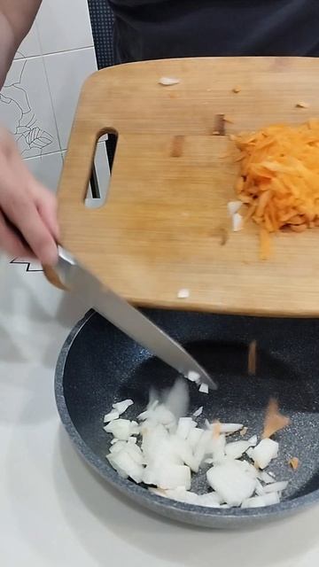 Суп с сырными шариками на курином бульоне