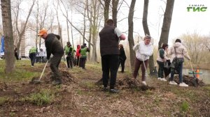 Горожане провели масштабную уборку в Ерик‑Парке Самары