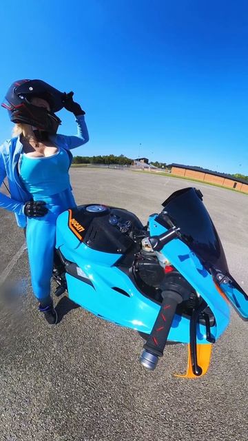 Катя Алмаз мото девушка на Дукати Ламборгини