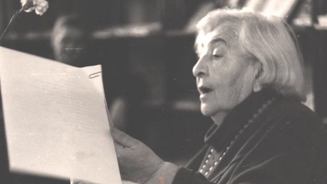 Белла Дижур - В большой вселенной...