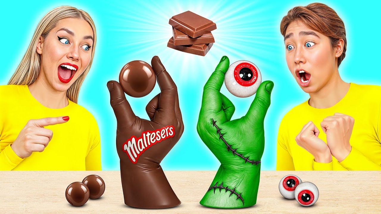 Челлендж. Шоколадная Еда Vs Настоящая еда с Уэнсдей Аддамс от Candy DO