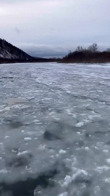 Через лёд на рыбалку