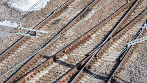 В Ростовской области из-за повреждения контактной сети задержали поезда