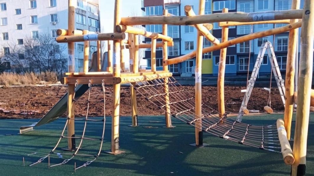 Детское игровое оборудование от Хоббики в жилом комплексе в Крыму