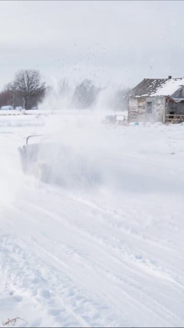 Вездеход на снегу: веселые поездки #вездеход #зима #приключения