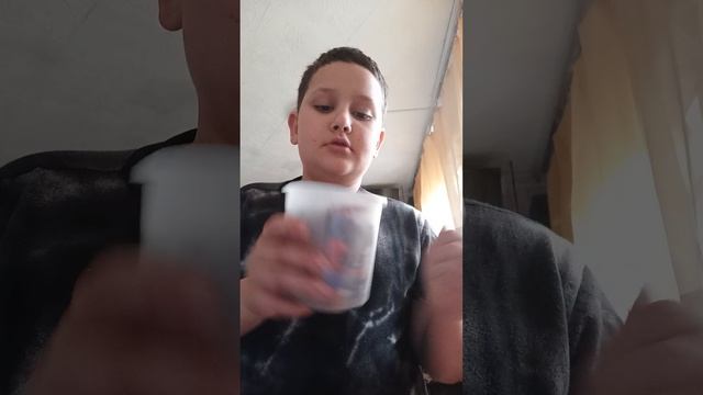 открываю 12 карточек с фудболитоми