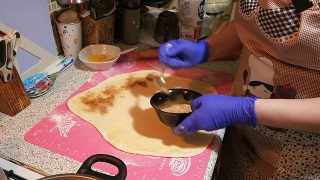 булочки с корицей.