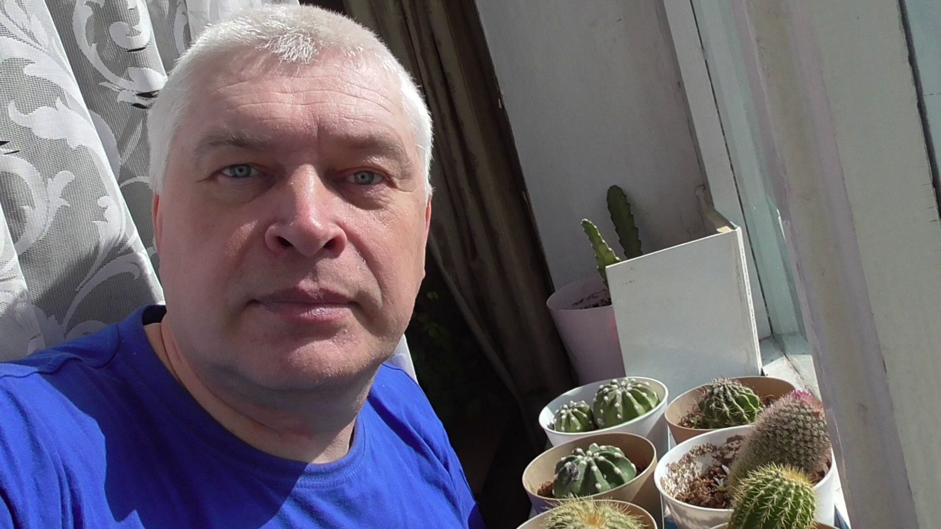 Сегодня 21 апреля 2026 год. Кактус зацвёл в первый раз. В видео Геннадий Горин