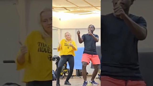 Which Eyes Are Bigger？ #shorts #fun #funtop #tiktok