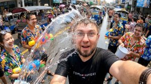 Тайский Новый год без фильтров: Окунулись в водное безумие на Сонгкран!
