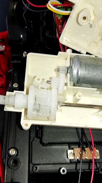 Разбираем Land Rover Defender..