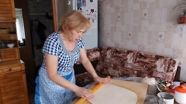 Хлопочу на кухне. Жизнь в деревне.