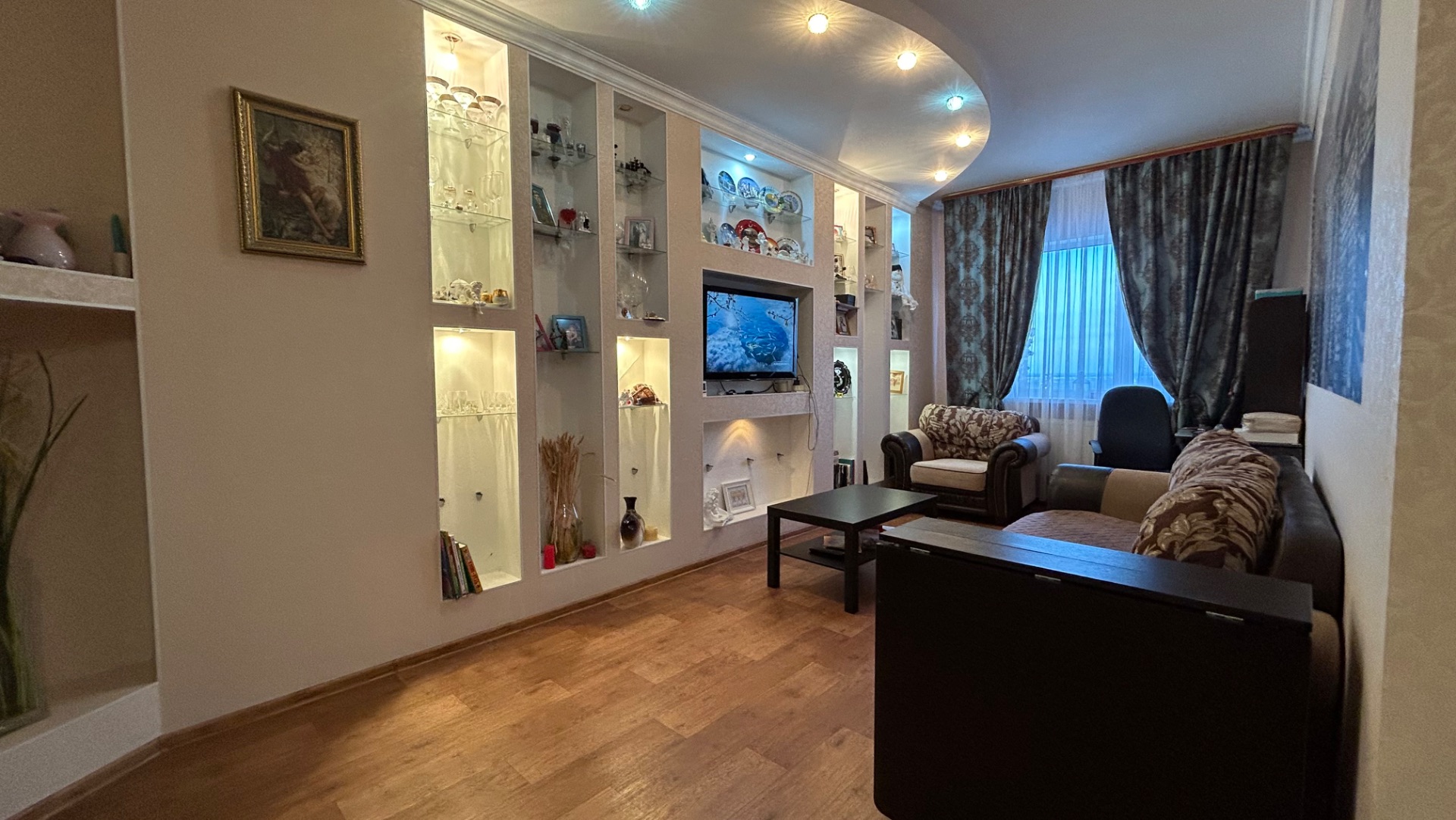 Омская ул, 25 дом, г Нижневартовск, продажа квартиры 41,8 кв.м. 15 этаж, дом 2010 года постройки