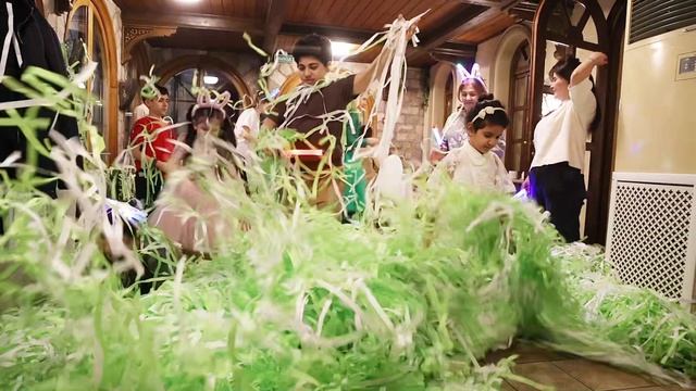 Бумажная дискотека