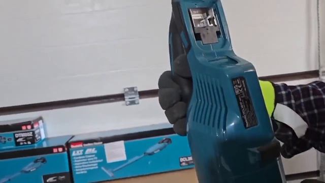 Пылесос Макита 281 . Хорошая замена пылесоса Makita 181.