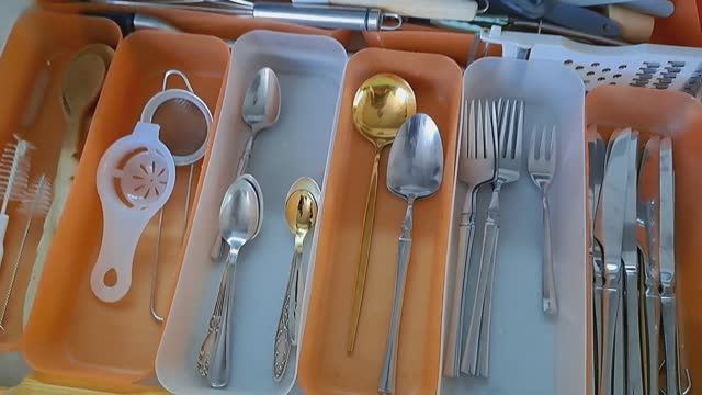 Убираемся, девочки! Неохота, но нужно))) Купила классную чёрную смородину в выходные!