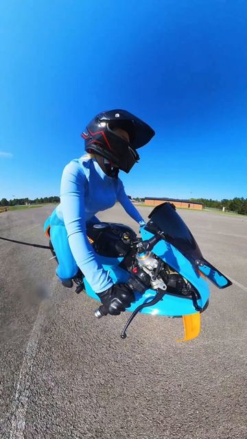 Катя Алмаз мото девушка на Дукати Ламборгини