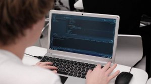 Школьники из России завоевали 12 медалей на турнире по информатике в Болгарии