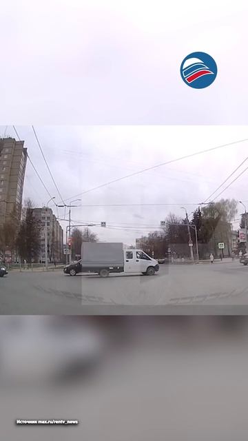 Скорая помощь столкнулась с грузовиком во Владимире: есть пострадавшие