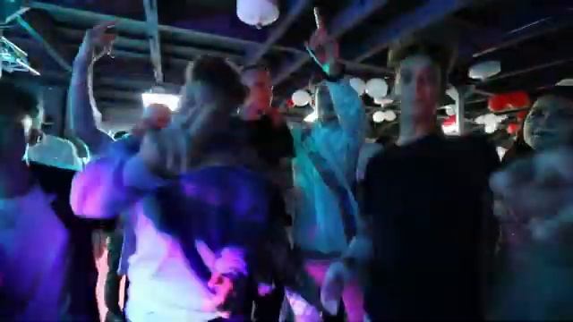 Выпускной на теплоходе в Москве можно заказать по телефону 7 (495) 961-36-03