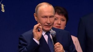 Успех побед России заключается в единстве её народа, заявил Путин. 

Президент напомнил, как ...