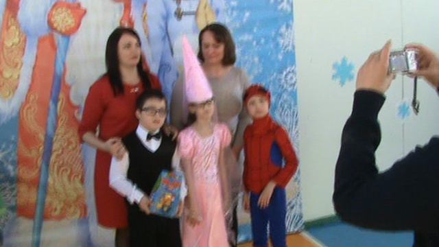 174)Ц ЁЛКА В ШКОЛЕ 1В