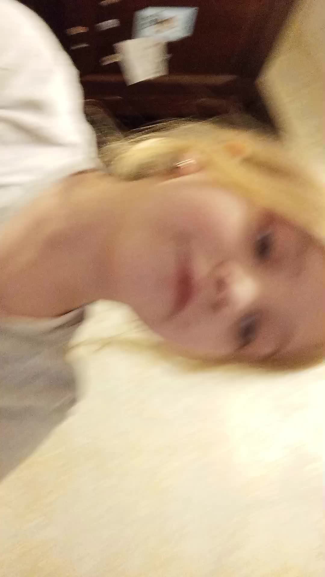 я убралась в комнате вечером