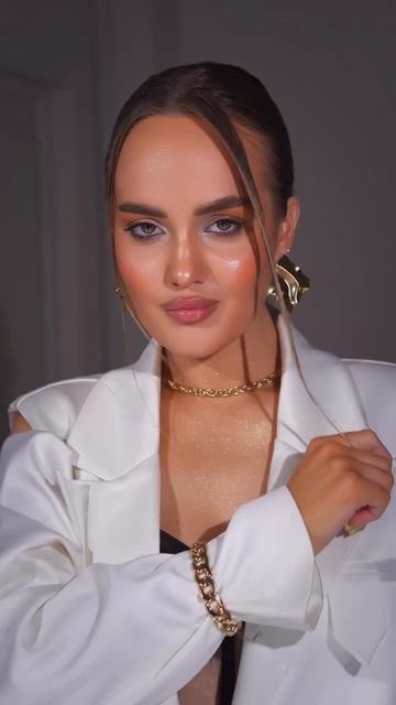 Отработка базового дневного макияжа на обучении Макияж на Богатом😍