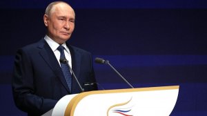 Владимир Путин отметил труд муниципальных служащих на форуме «Малая Родина - сила России»