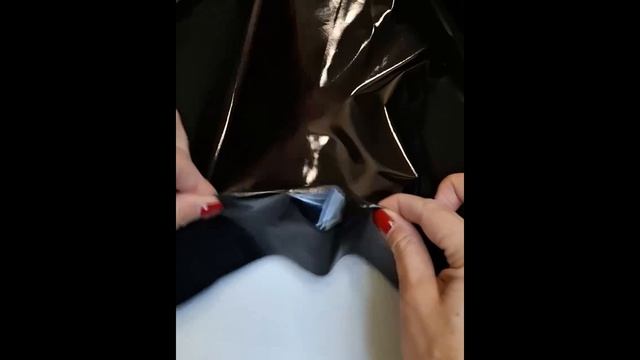 Чёрный винил от GIVENCHY ФРАНЦИЯ