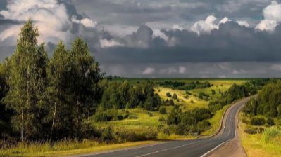 Две дороги. Эта женщина в окне..