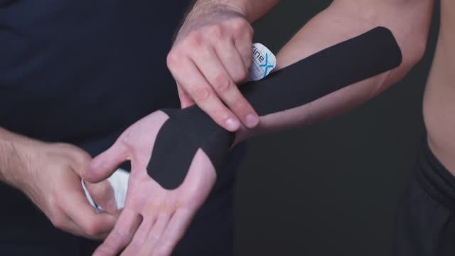 Тейпирование при туннельном синдроме запястья с KineXib: Снимаем боль и онемение без лекарств