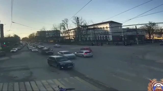 В Саранске мопедист устроил ДТП с автомобилистом на перекрестке