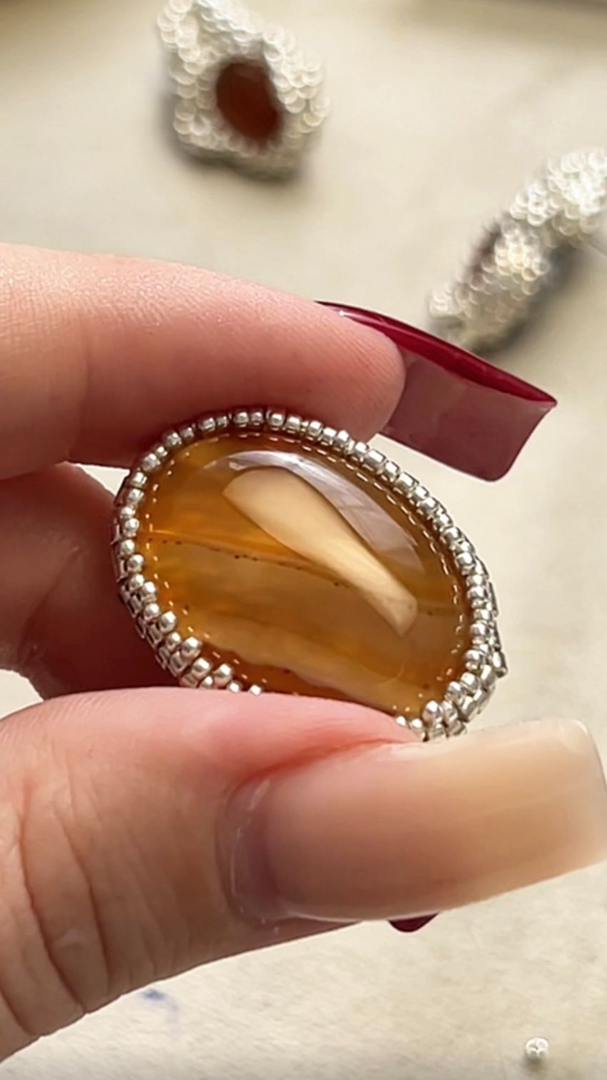 Сердолик — это огонь в чистом виде. https://clck.ru/3TCpaq → камни для рожденных в апреле.