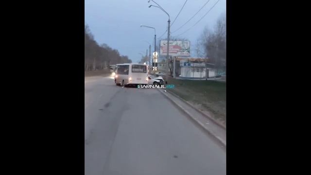 ДТП на проспекте Космонавтов в Барнауле