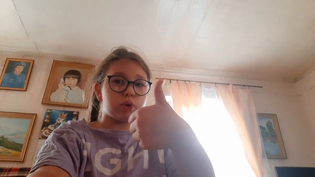 пробую шоколад с волосами или он волосы ангела