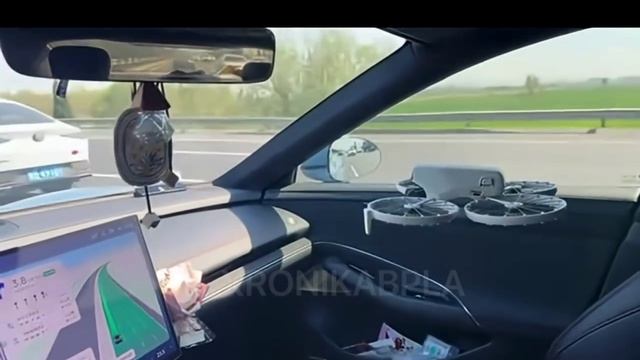 Прекрасное видео объясняющее  относительность движения в физике.