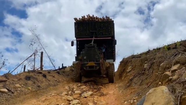 Бездорожье Вьетнама. Горы, лес, лесовозы