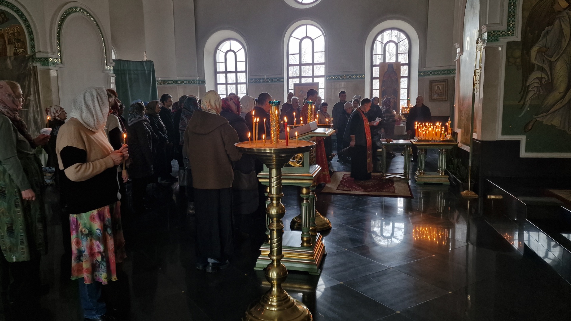 Радоница 26. Некоторые моменты со службы. Слово о. Олега. 21.04.26. Вторник в Храме