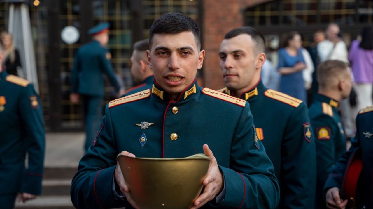 Никто пройденного пути у нас не отберёт.Айк Роганян.