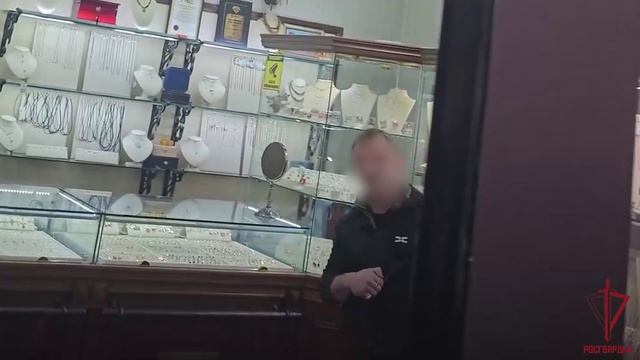 Драма в кузбасском ювелирном: запертый вор-неудачник угрожал покончить с собой