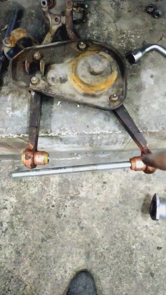 Правим погнутые рычаги передней подвески Шевроле Нива