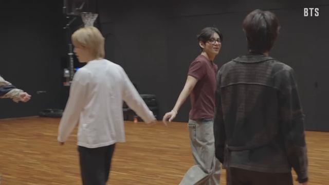 BTS - репетиция танца