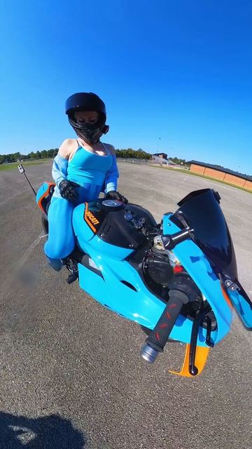 Катя Алмаз мото девушка на Дукати Ламборгини