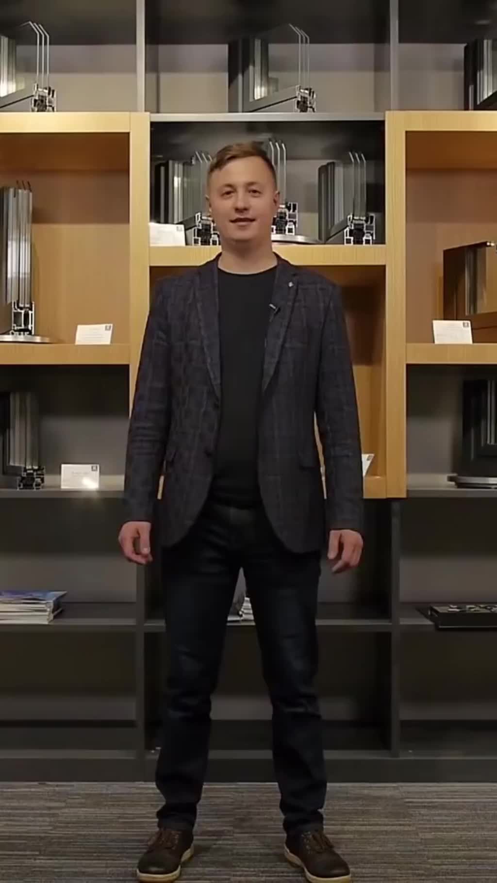 Привет! Я, Артем Волков, эксперт по алюминиевым конструкциям! Руководитель международной консалти...