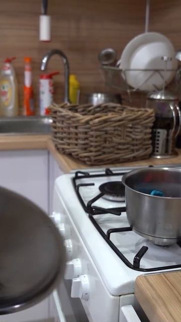 15 Ребенок собрал грибы мухоморы и приготовил вкусный суп для мамы