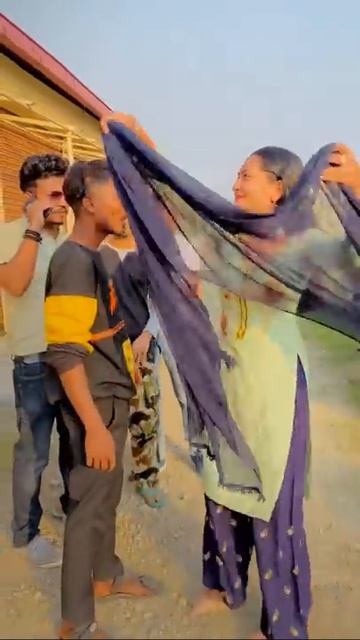 Which Eyes Are Bigger？ #shorts #fun #funtop #tiktok