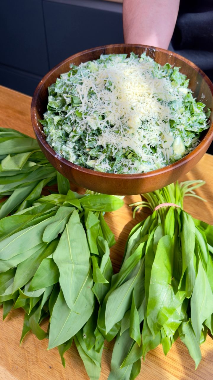 Витаминный салат с черемшой